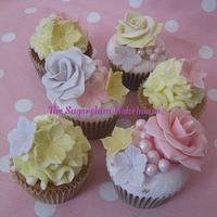 Pastel Romantic Vintage Style Cupcakes