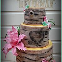 Tree trunk weddingcake