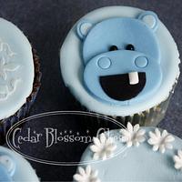 Baby hippo cupcakes