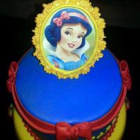 Snow White - https://www.facebook.com/Sugar.Magic.by.An