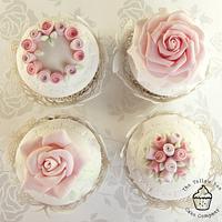 Ring 'o Roses Cupcakes