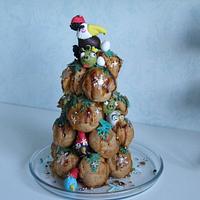 Angry birds christmas Croquembouche