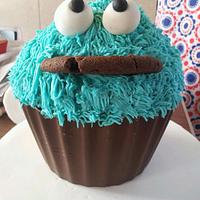 Giant Cookie Monster Cupcake
