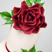 Red garden rose wedding cake