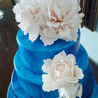 Bluette cake with peonies