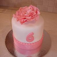 Pink flower mini cake