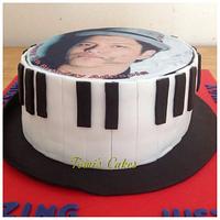 Bruno Mars/ Piano cake