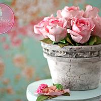 Antique Vase of Pink Roses & Hatbox Cake