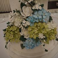 Hydrangea wedding cake