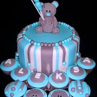 teddy bear cake & cupcakes