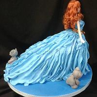 Brave Merida flowing dress doll cake 