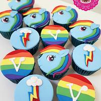 Rainbow Dash cake and cupcakes 