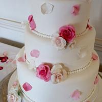 Rose petal cake