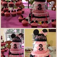 Minnie Mouse with Cupcakes