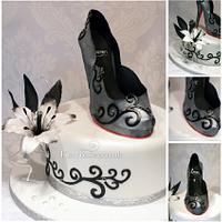 Silver shoe cake 