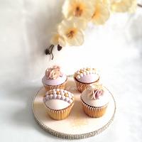 Ruffles & Pearls Cupcakes. 