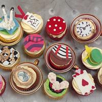 Alice in Wonderland cupcakes