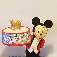 Mickey mouce gravity cake