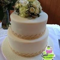 IVORY VINTAGE WEDDING CAKE