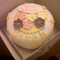 Small cake with flowers ;)