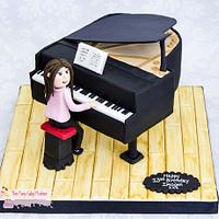 Grand Piano Cake