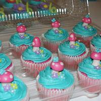 Fairy picnic cake and cupcakes