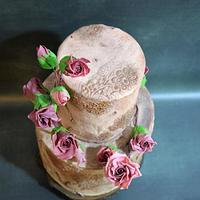 Stone effect and bas relief with sugar roses