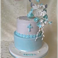 Elegant cake with sugar bouquet