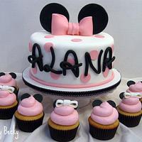 Minnie Mouse Cake with Matching Cupcakes