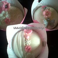 Vintage Christening cupcakes