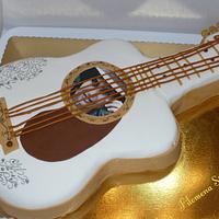 Guitar cake 