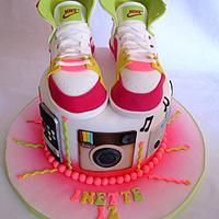 Special Cake for a Hip-hop-dancing-phone-and-Instagram-loving twelve year old girl!