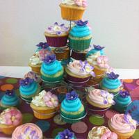 Hawaiian themed bridal shower cupcakes
