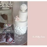 ROMANTIC VINTAGE WEDDING CAKE
