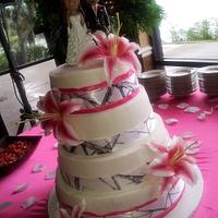 White Realtree Camo Wedding Cake
