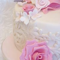 Lace & flower cake