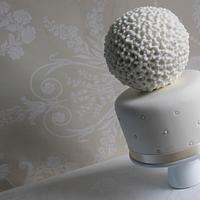 Fancy spherical wedding cake design + tutorial!