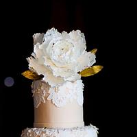 Sugar Lace and Sugar Flower Wedding Cake