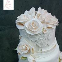 4tiers  wedding cake with roses