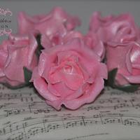 Music & Roses Cake