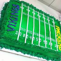 Packer vs Vikings football field cake