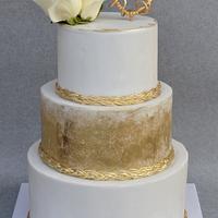 Wedding cake in gold