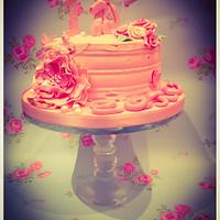 Pink buttercream teddybear cake 