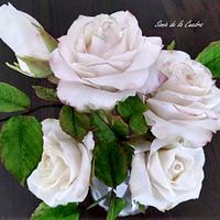 White roses -sugarpaste