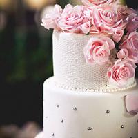 ROSE WEDDING CAKE