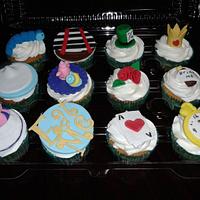 Alice in Wonderland Themed Cake & Cupcakes
