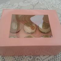 Cameo and trinkets Vintage cupcakes