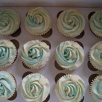 Two tone buttercream rose cupcakes