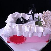 shoe box and david austin rose cake