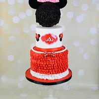Minie mouse cake with its smash cake 